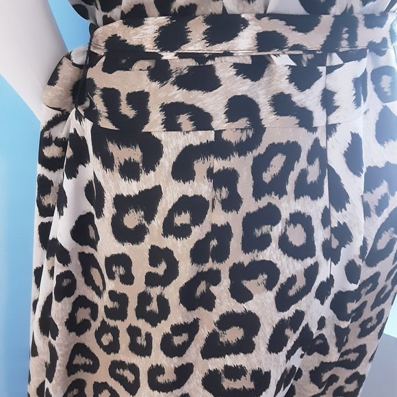 LEOPARD  JUMPSUIT  by BANANA  REPUBLIC - Picture 3 of 10